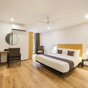 Super Townhouse Near Appu Ghar Hotel