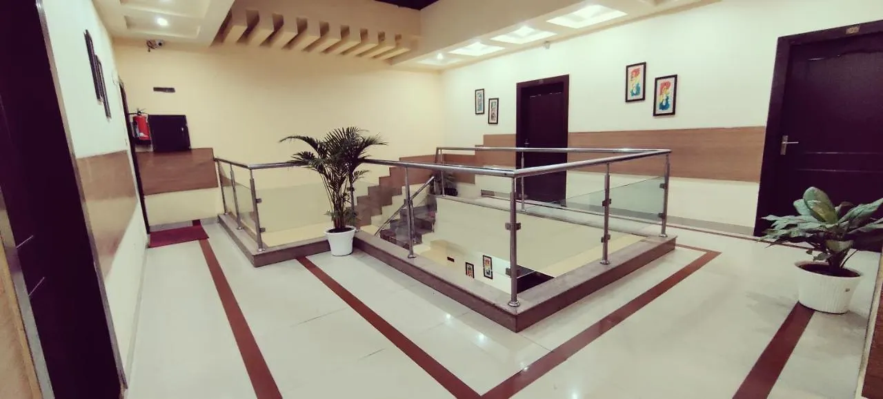 ***  Hotel Radiance Inn India