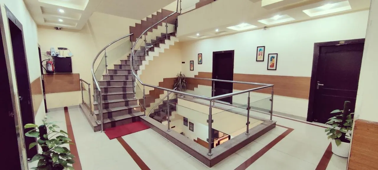 Hotel Radiance Inn